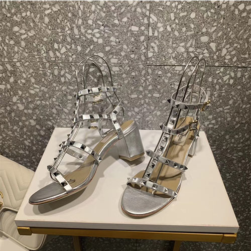 VALENTINO 발렌티노 락스터드 샌들힐 6cm M1610-1