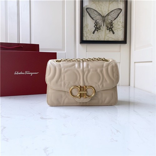 FERRAGAMO 페레가모 플랩 체인백  21H168-1 2020/신상
