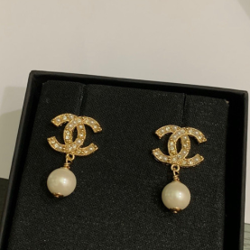 CHANEL 샤넬 귀걸이 C5500 2020/신상 (정품과 비교가능한 퀄리티 )