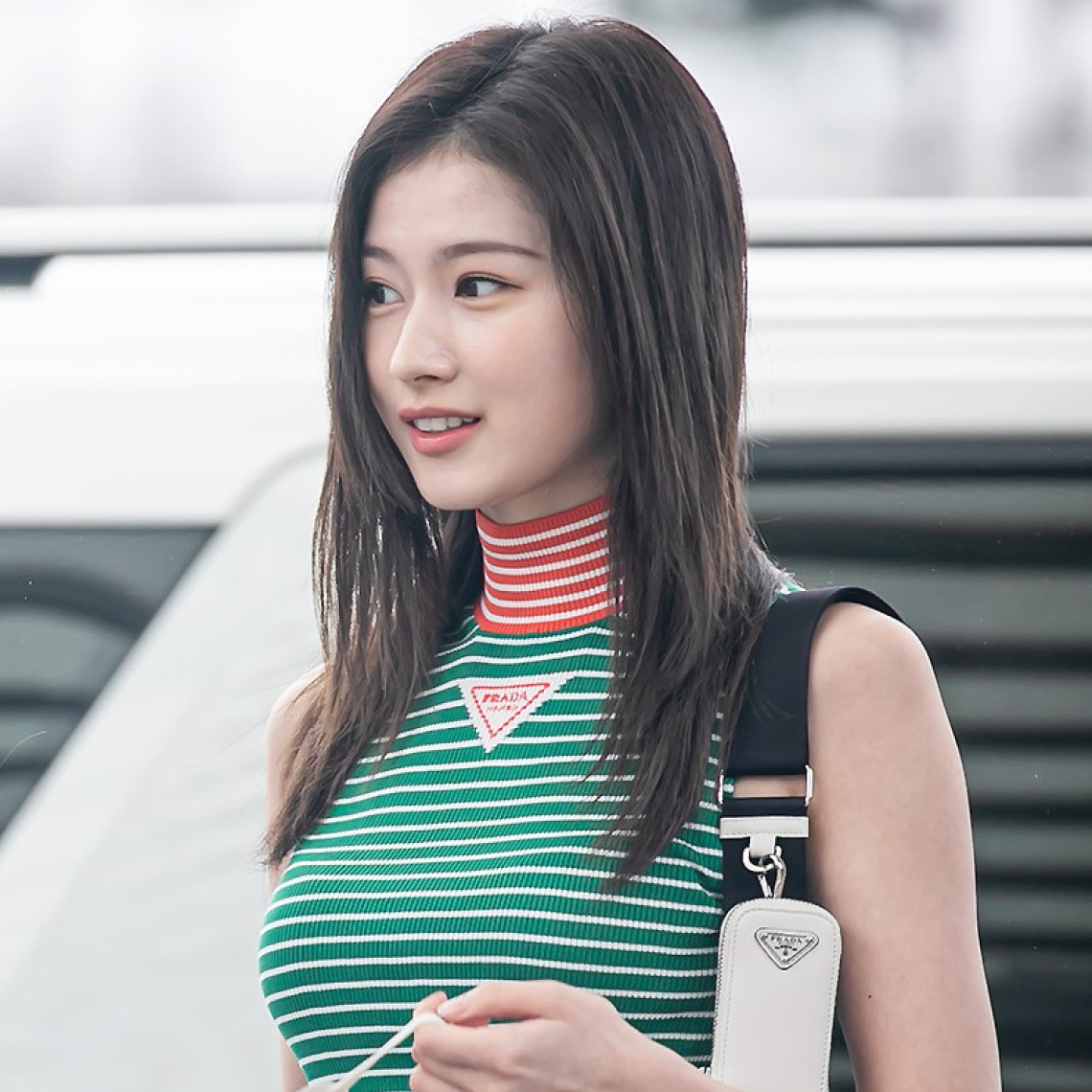 [트와이스 사나] PRADA 프라다 가죽 트라이앵글 숄더백 1BH190 2COLOR