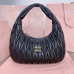 MIUMIU 미우미우 완더 마테라쎄 호보백 5BC108