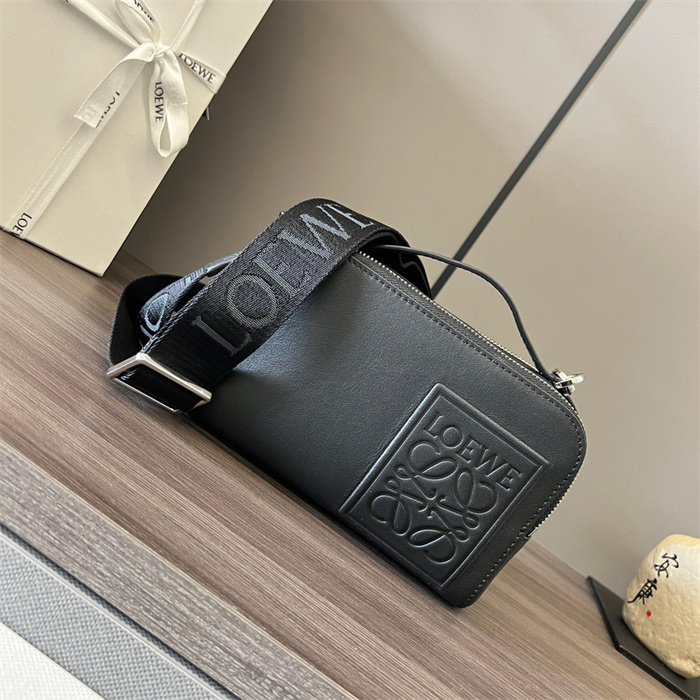 LOEWE 로에베 카메라백 L5154