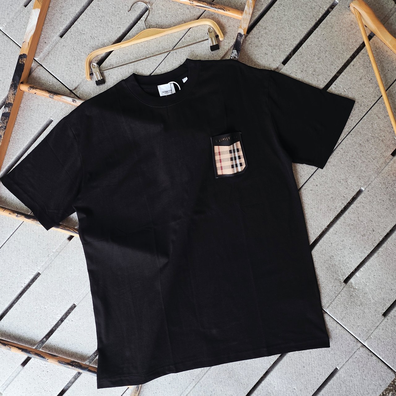 BURBERRY 버버리 포켓 포인트 티셔츠